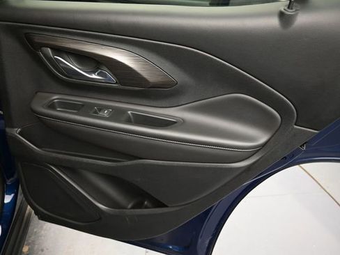 Used 2023 GMC Terrain SLT image 34