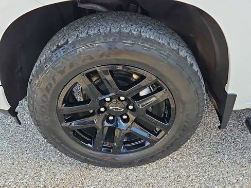 Used 2021 Chevrolet Silverado 1500 RST w/ LPO, Blackout Package AWD/4WD image 12