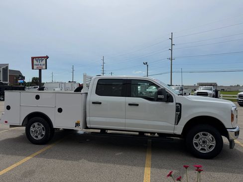 Used 2025 Ford F350 XLT AWD/4WD image 7