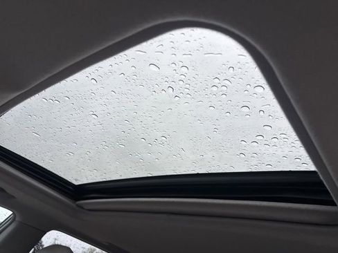 Used 2012 Toyota Highlander Limited w/ Tow Pkg image 10