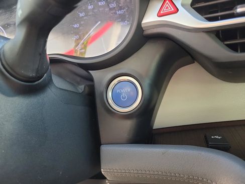 Used 2022 Toyota Sienna XLE FWD image 17