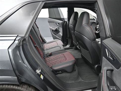 Used 2025 Audi RS Q8 performance image 33