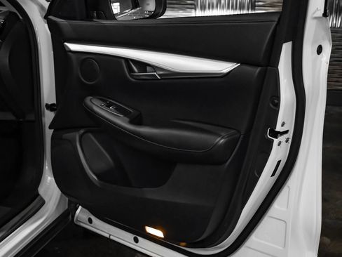 Used 2021 INFINITI QX50 Luxe FWD image 39