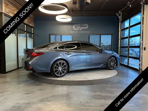 Used 2019 Toyota Avalon Touring w/ Advanced Safety Package FWD image 3