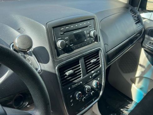 Used 2016 Dodge Grand Caravan SXT FWD image 10