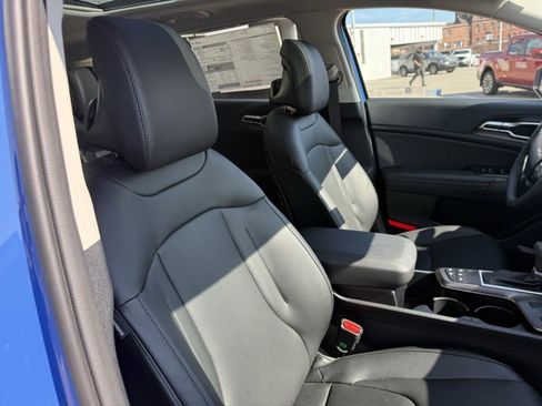 New 2026 Kia Sportage EX w/ EX Panorama Roof Package image 16