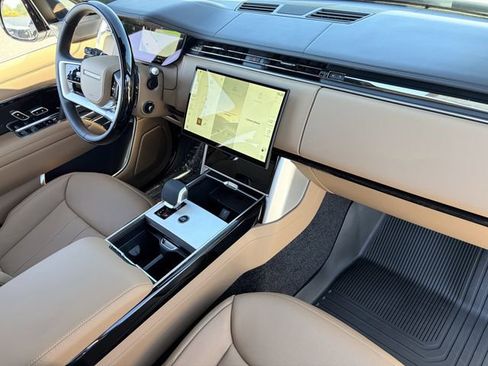 New 2026 Land Rover Range Rover SE image 11