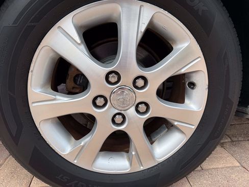 Used 2005 Toyota Camry XLE FWD image 4