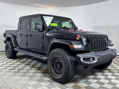 Used 2022 Jeep Gladiator Sport AWD/4WD image 1