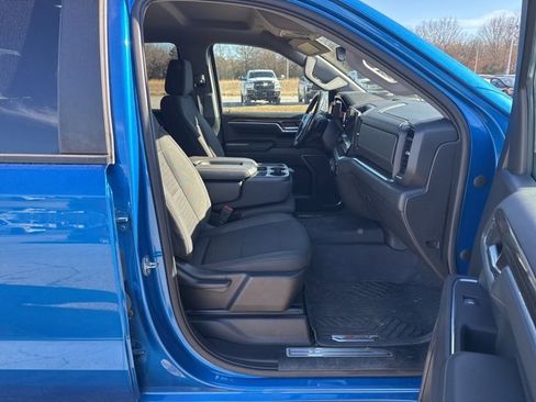 Used 2022 Chevrolet Silverado 1500 LT w/ Z71 Off-Road Package image 12