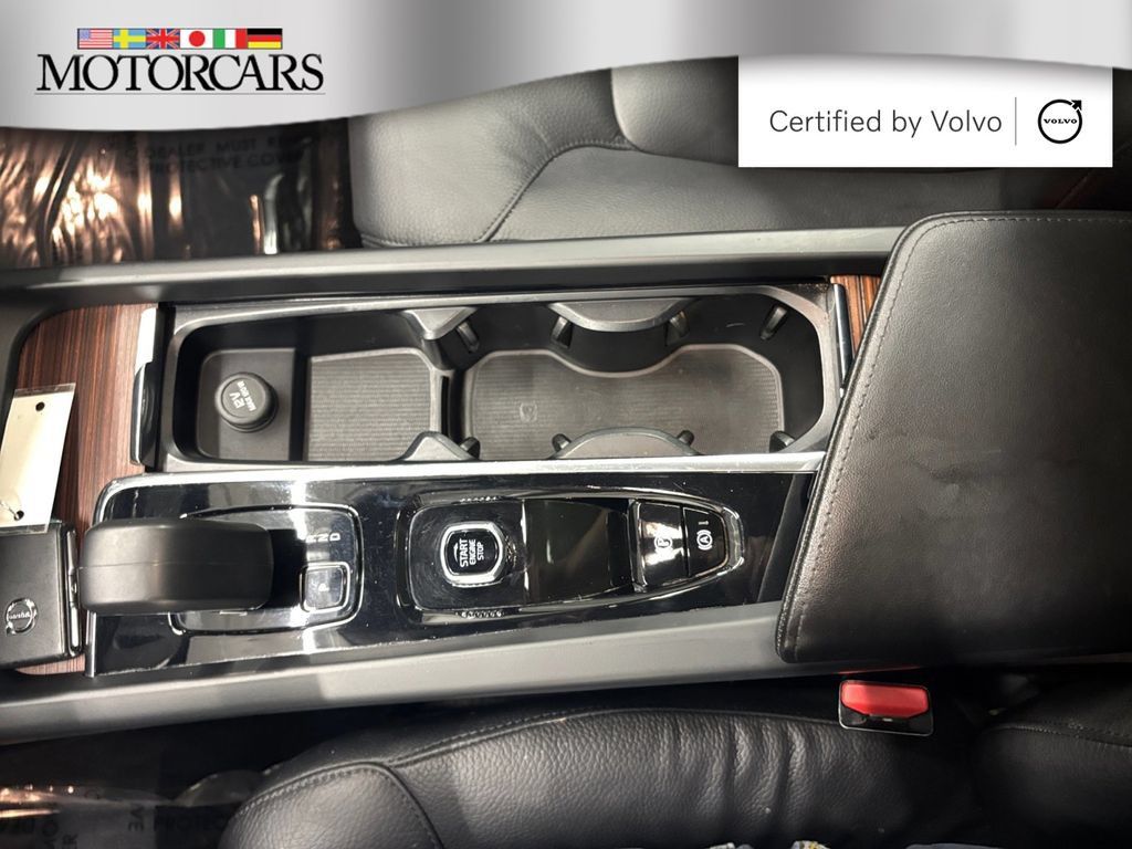 Certified 2023 Volvo XC60 B5 Plus w/ Protection Package Premier AWD/4WD image 21