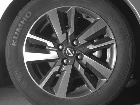 Used 2025 Nissan Versa SV w/ Trunk Package FWD image 13