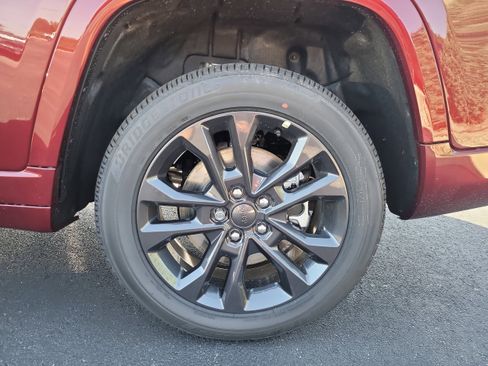 New 2026 Jeep Grand Cherokee L Limited AWD/4WD image 8