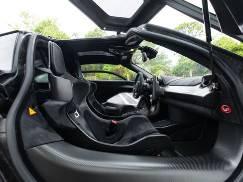 Used 2019 McLaren Senna image 7