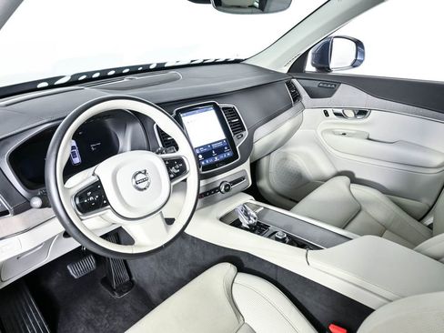 Certified 2025 Volvo XC90 T8 Ultra w/ Protection Package Premier AWD/4WD image 6