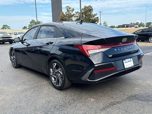 Used 2024 Hyundai Elantra SEL w/ Convenience Package FWD image 5