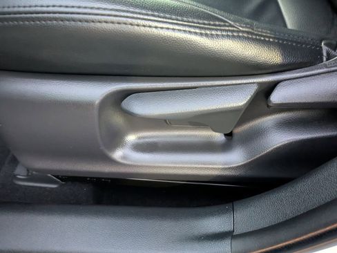 Used 2018 Toyota Prius Three image 21