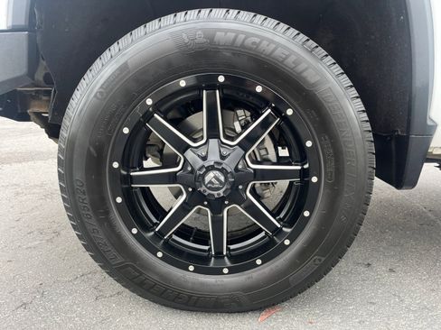 Used 2021 Chevrolet Silverado 2500 LT w/ Convenience Package image 10