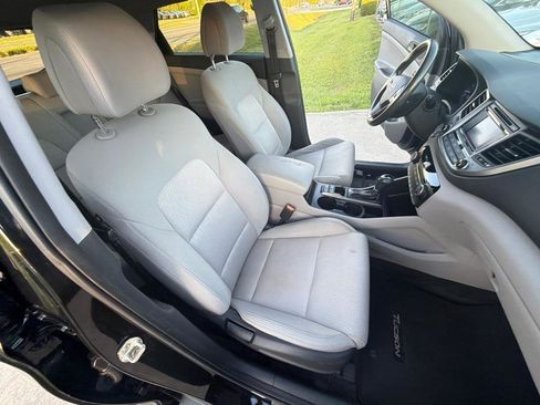 Used 2017 Hyundai Tucson Sport FWD image 17