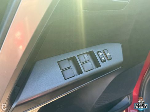Used 2018 Toyota RAV4 LE w/ Carpet Mat Package AWD/4WD image 16