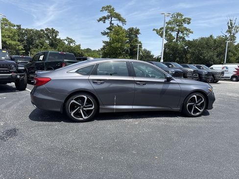 Used 2018 Honda Accord Sport image 10