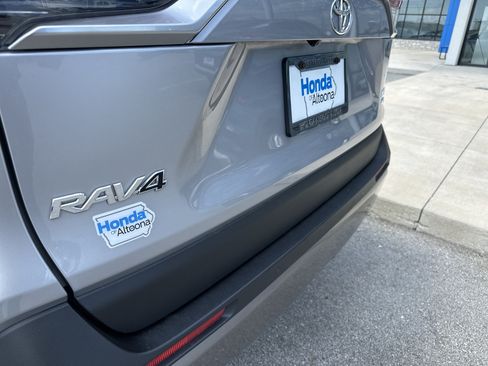 Used 2019 Toyota RAV4 Limited w/ Advanced Technology Package AWD/4WD image 9