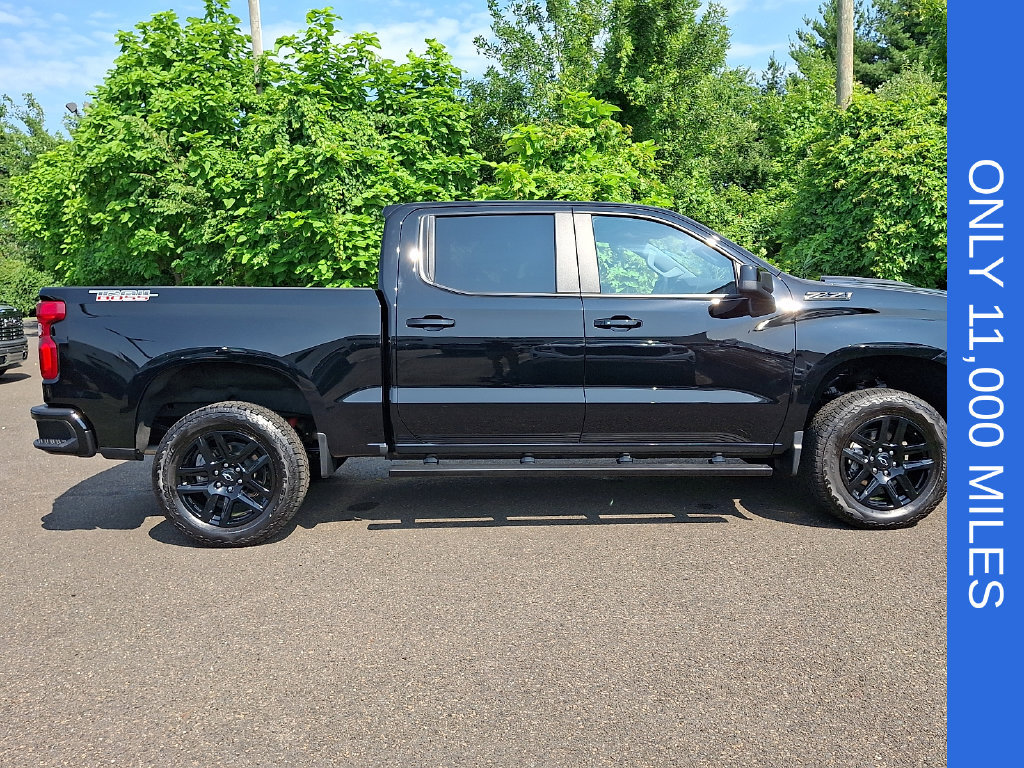 Used 2025 Chevrolet Silverado 1500 LT Trail Boss w/ LPO, Dark Essentials Package AWD/4WD image 7
