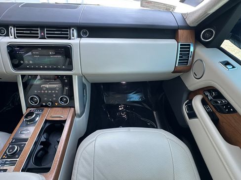 Used 2019 Land Rover Range Rover HSE image 31