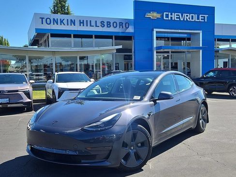 Used 2023 Tesla Model 3 Standard Range RWD image 2