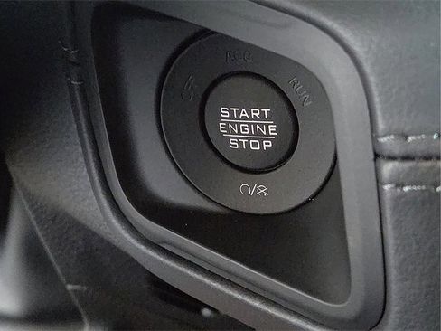 New 2026 Jeep Gladiator Rubicon w/ Steel Bumper Group image 17