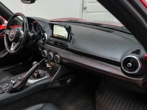 Used 2017 MAZDA MX-5 Miata RF Grand Touring image 16