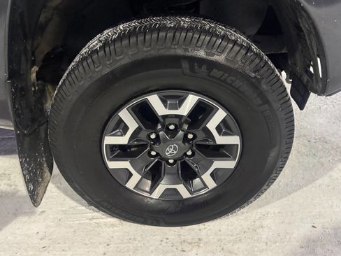 Used 2015 Toyota Tacoma PreRunner image 18