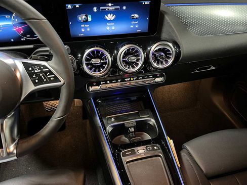 Used 2025 Mercedes-Benz GLA 250 4MATIC image 28