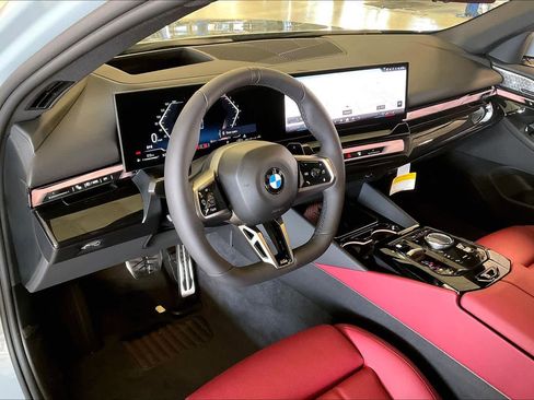 New 2026 BMW 530i xDrive w/ M Sport Package image 8