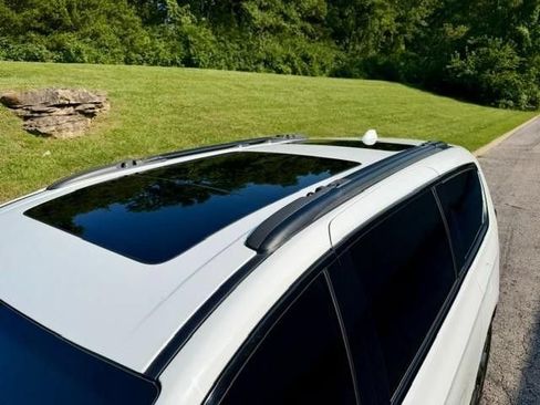 Used 2020 Chrysler Pacifica Limited w/ Advanced Safetytec Group FWD image 6
