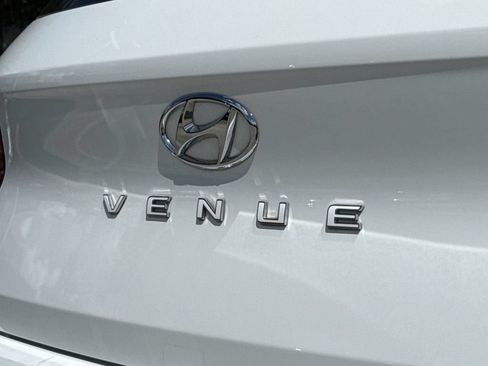 Used 2025 Hyundai Venue SEL FWD image 28