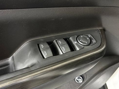 Used 2023 GMC Acadia SLT FWD image 17