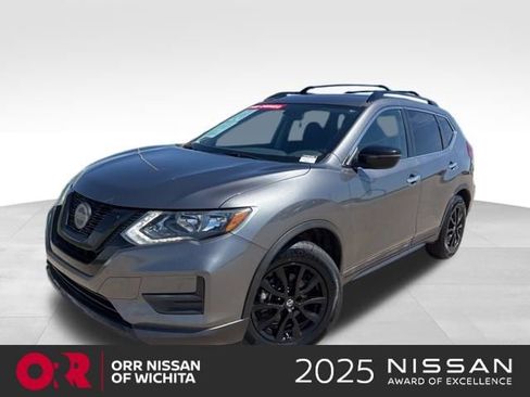 Used 2018 Nissan Rogue SV FWD image 1