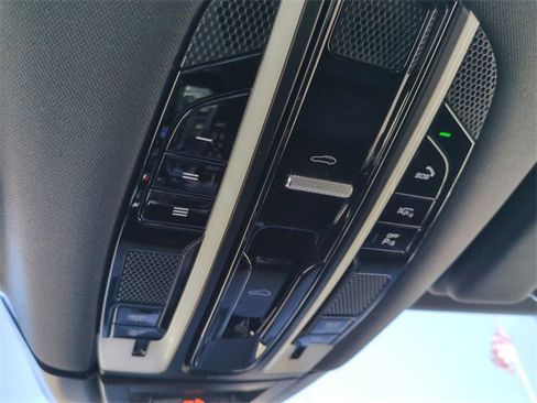 Used 2020 Porsche Cayenne image 24