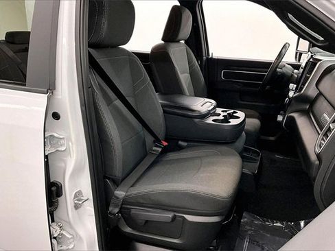 Used 2024 RAM 2500 Big Horn w/ Safety Group image 7