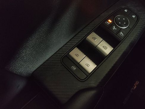 Used 2024 Mitsubishi Outlander SE image 27