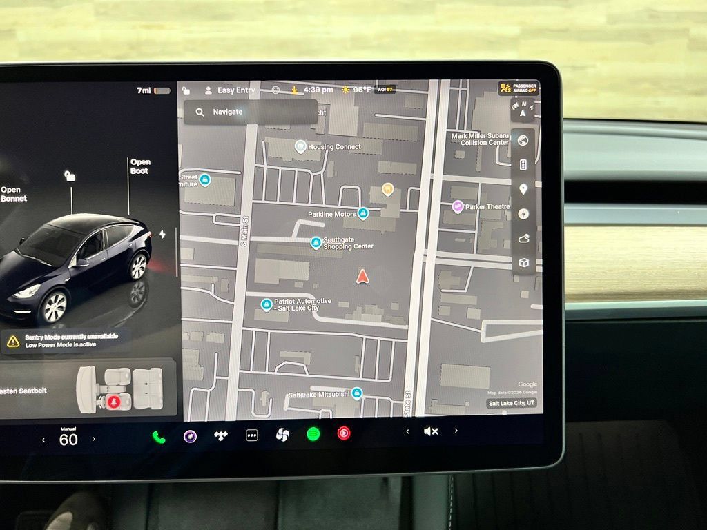 Used 2023 Tesla Model Y 2WD image 23