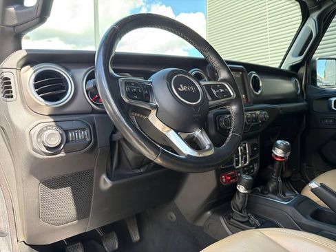 Used 2018 Jeep Wrangler Unlimited Rubicon AWD/4WD image 40