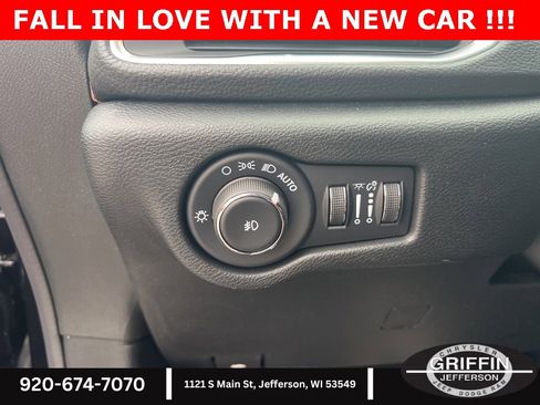 New 2026 Chrysler Pacifica Pinnacle w/ Trailer Tow Group image 19