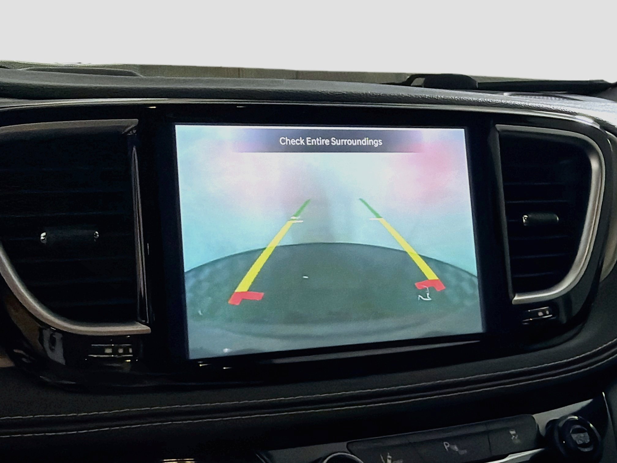 Used 2021 Chrysler Pacifica Limited w/ Uconnect Theater Family Group FWD image 23