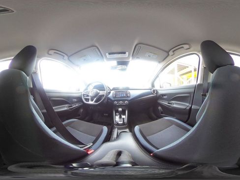 Used 2025 Nissan Versa SV FWD image 37