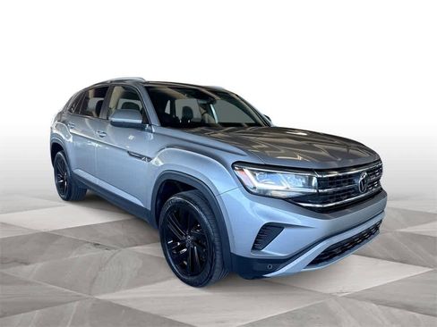 Used 2022 Volkswagen Atlas Cross Sport SE image 2