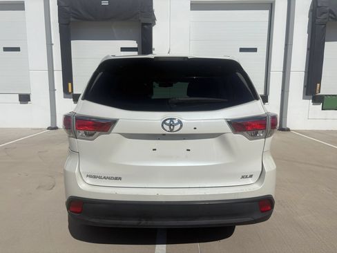 Used 2016 Toyota Highlander XLE FWD image 8