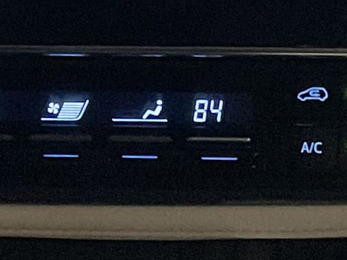 Used 2018 Toyota Corolla iM image 14