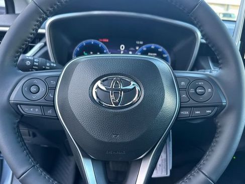 Used 2026 Toyota Corolla Cross XLE w/ Convenience Package image 22